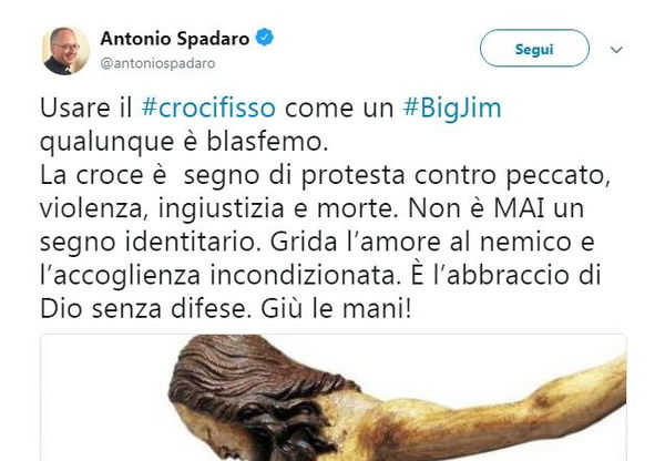 Il direttore de La Civiltà Cattolica Spadaro: «Usare il crocifisso come un Big Jim è blasfemo»