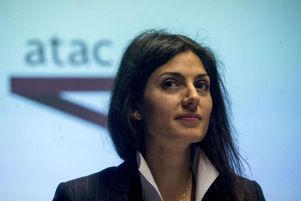 Atac: ok del Tribunale al concordato preventivo. Raggi: «Vittoria dei cittadini»