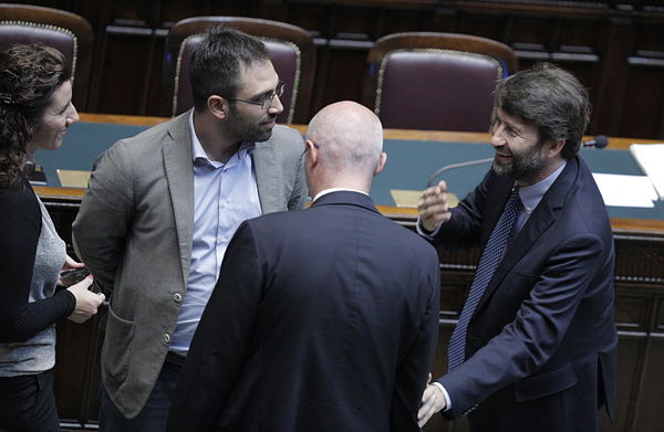 Il grillino Brescia a Salvini: «I porti chiusi sono controproducenti per tutti»