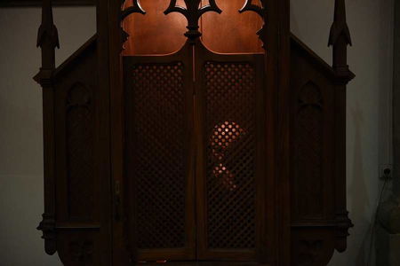 Australia, 600 preti contro la denuncia di casi di pedofilia appresi in confessione article-post