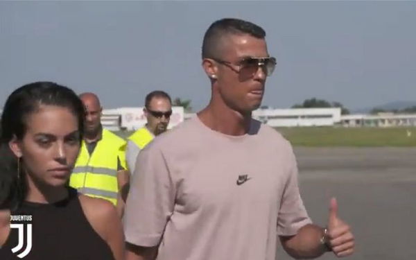 Cristiano Ronaldo è arrivato a sorpresa a Torino | VIDEO