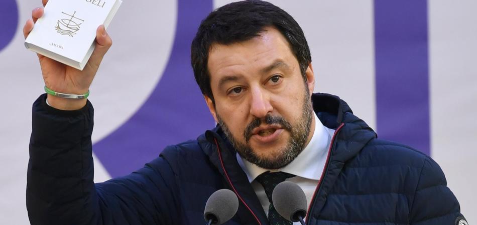 Matteo Salvini preghiera