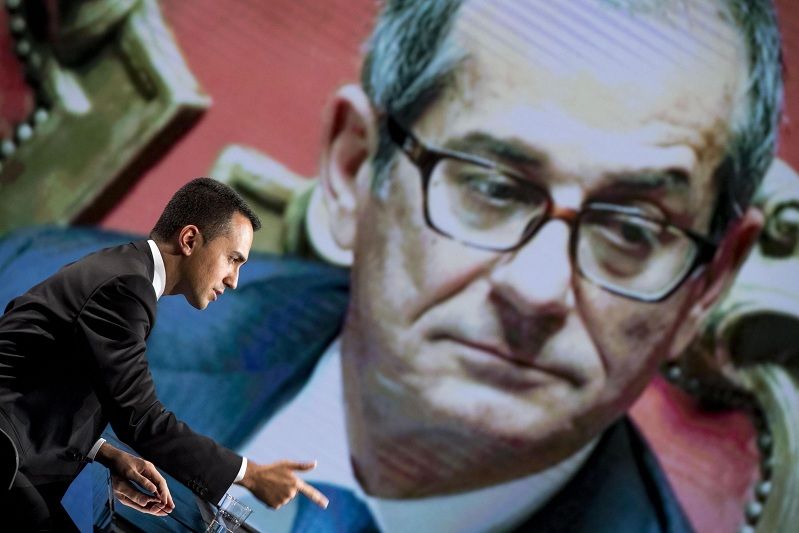 Di Maio esaspera Tria: «Un ministro del governo del cambiamento deve trovare le risorse» article-post