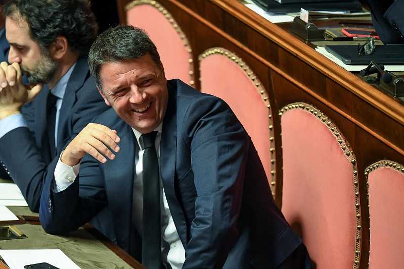 Renzi e la villa da 1,3 milioni: «Se non sei al governo è più facile fare soldi» article-post