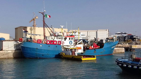 Perché 20 persone di Save The Children e Msf hanno ricevuto 20 avvisi di garanzia per la nave Juventa
