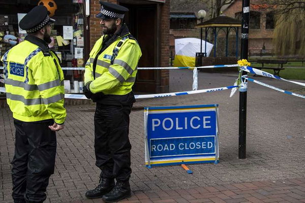 «Pensavo fosse profumo e invece era novichok». Parla l’inglese sopravvissuto allo stesso agente nervino del caso Skripal