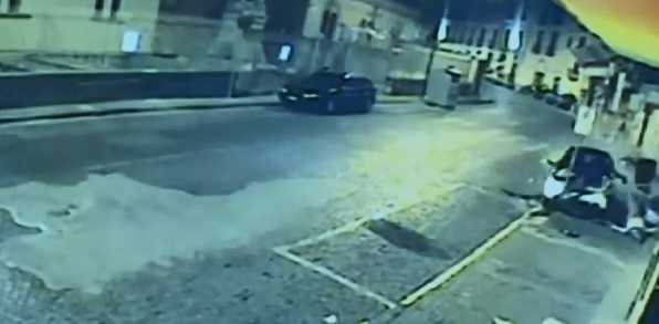 Investì e uccise i due presunti rapinatori: condannato a 8 anni e otto mesi