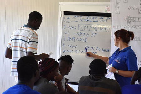 35 euro al giorno per i profughi? In realtà ora costano meno della metà article-post