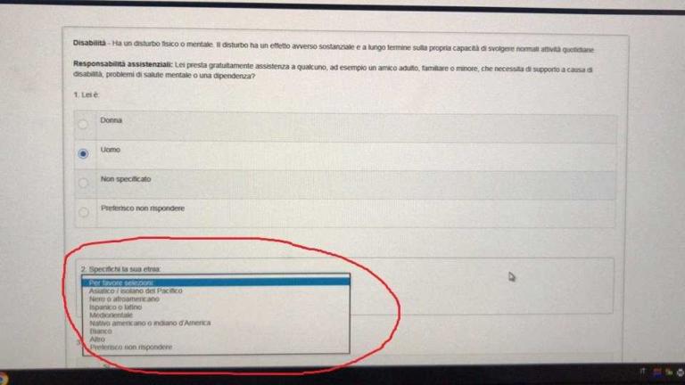 Burberry, il questionario degli orrori: «Specificate etnia e preferenze sessuali»