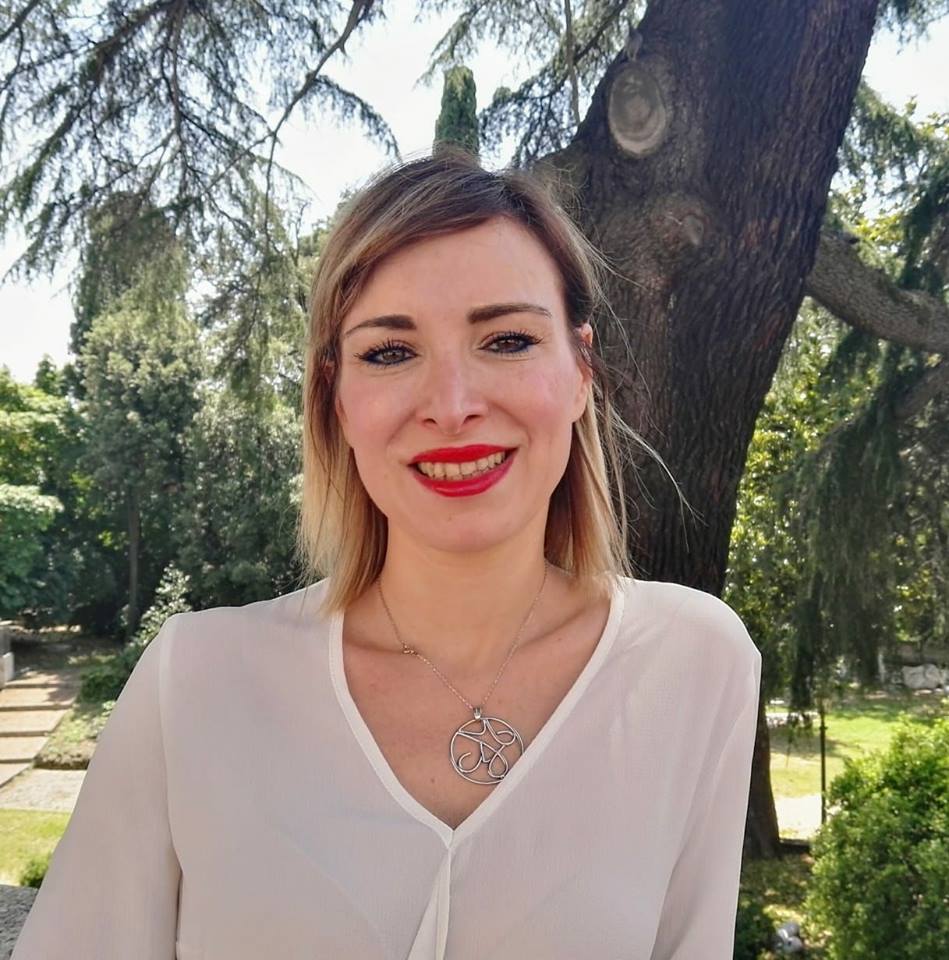 La denuncia di Rachele Mussolini: «Facebook censura gli auguri a mio nonno» article-post