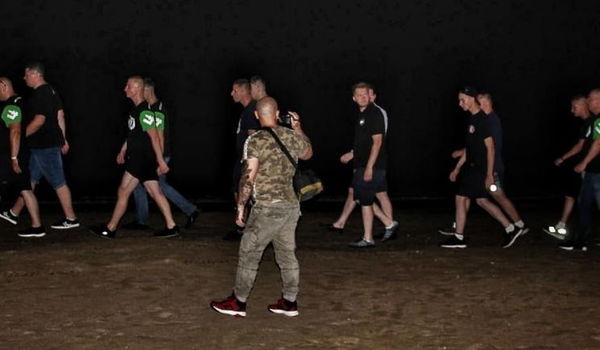 Rimini, in spiaggia le ronde di Forza Nuova (e ultradestra polacca)