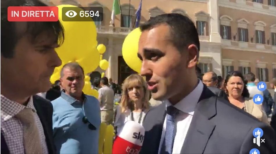 Hanno approvato il taglio dei vitalizi, il M5S festeggia in piazza | VIDEO article-post