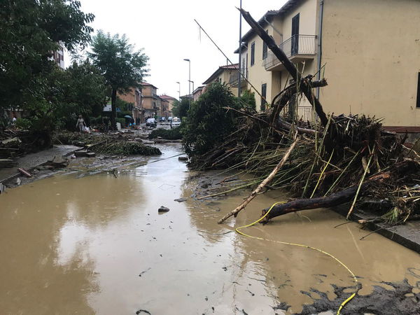 Livorno come L’Aquila: «Brinderemo per l’alluvione»