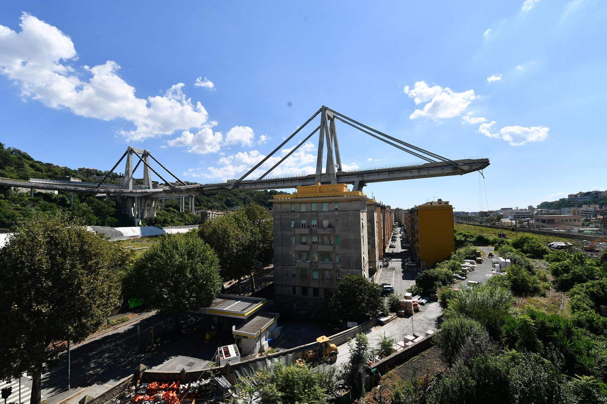 Atlantia risponde al Governo, ma il titolo in Borsa tocca fino al -26%. Salvini attacca: «Siete senza cuore» article-post