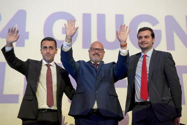 Ad Avellino il M5S mette alla gogna chi vota contro il Sindaco