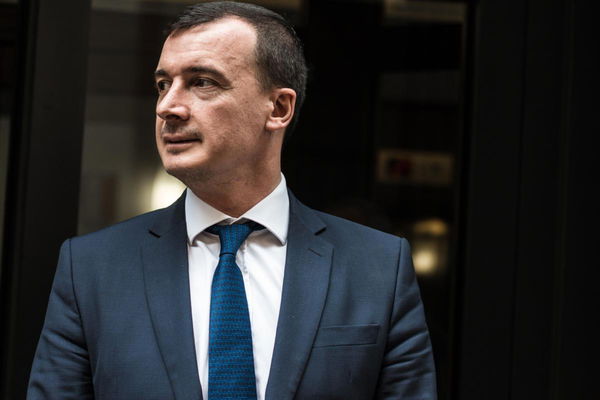 Casalino e quell’invito velato ai giornalisti a evidenziare i fischi ai funerali di Genova