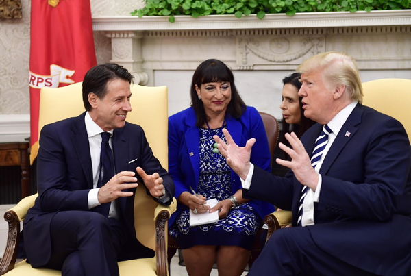 Perché Giuseppe Conte è stato definito da Politico «la cheerleader di Donald Trump»