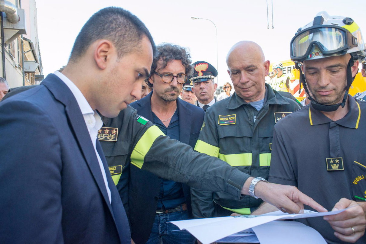 Atlantia, Di Maio accusa il governo Renzi di aver fatto una «leggina di notte a favore di Benetton» article-post