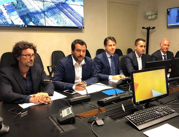 Tragedia Genova, Conte: «Responsabilità di Autostrade, via la concessione»