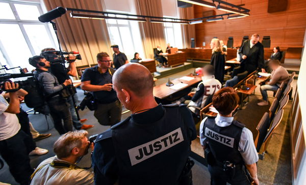 Orrore in Germania, genitori vendono il figlio ai pedofili: condannati a 12 anni