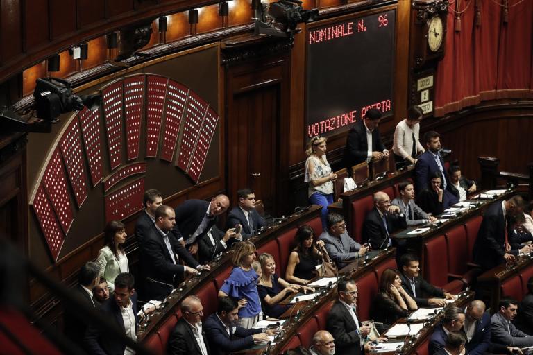 Trattati tra Italia ed Emirati Arabi sull’estradizione, oggi alla Camera la ratifica e l’esecuzione