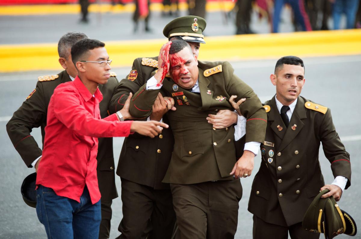 Chi sono i Soldados de franela, il gruppo dietro l’attentato a Maduro article-post