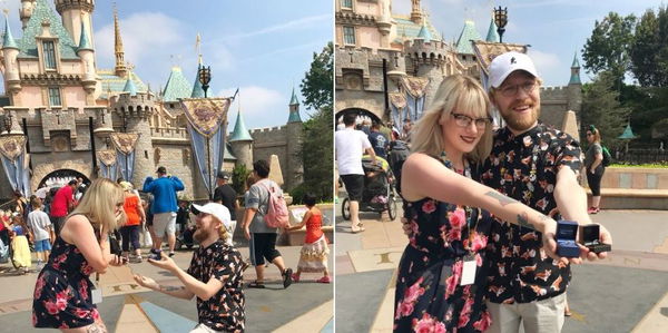 Disneyland, come in una favola: due fidanzati si fanno la proposta di matrimonio contemporaneamente