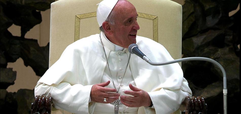 Papa Francesco contestato