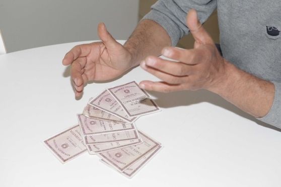 Sostituisce con un selfie la fototessera sulla carta d’identità: denunciato