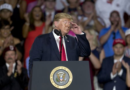 Moglie e buoi dei paesi tuoi (con suoceri annessi): i genitori di Melania Trump diventano americani grazie a una normativa che Donald voleva abolire article-post