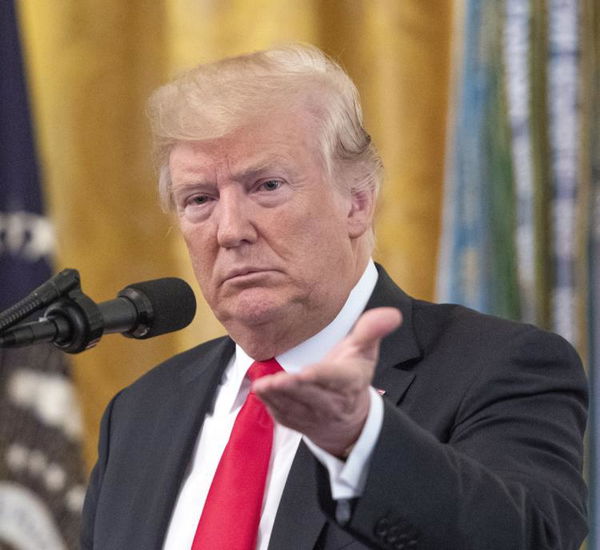 Trump il modesto: «Come si fa a chiedere l’impeachment per uno che sta facendo un gran lavoro?»