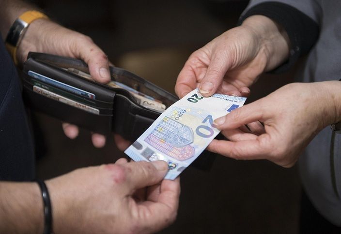 La flat tax non copre il bonus di Renzi: chi guadagna 25mila euro ne perde 400 article-post