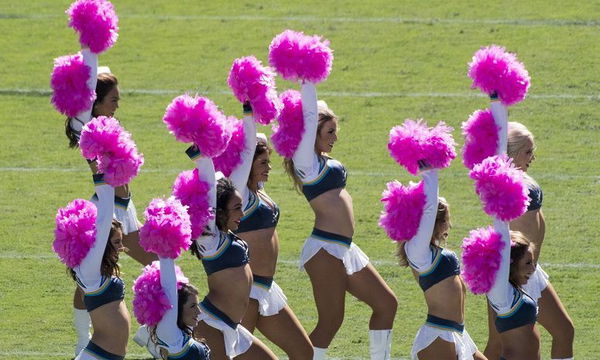 È caduto un tabù: nella NFL arrivano i ragazzi pon pon