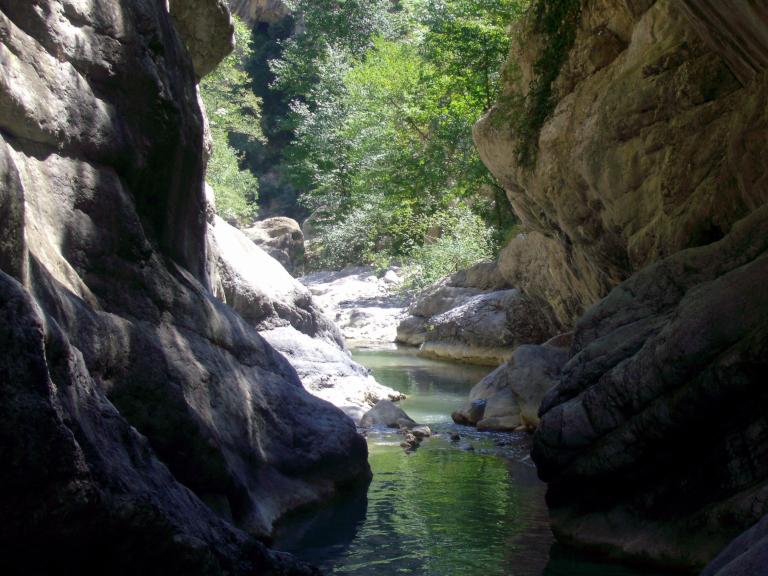 Civita: il torrente Raganello si ingrossa e uccide 5 persone