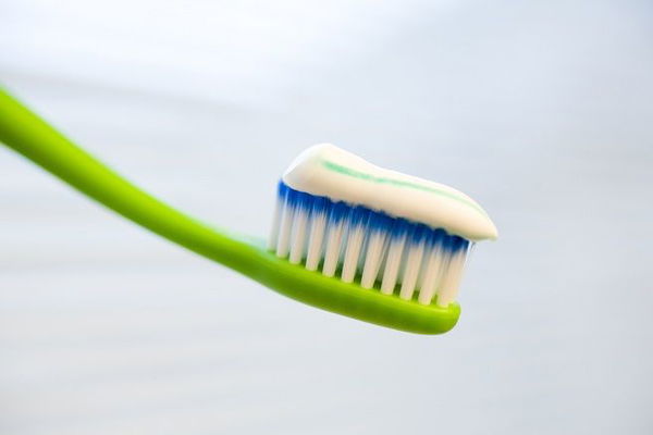 Napoli, la frode del dentifricio con data di scadenza falsa