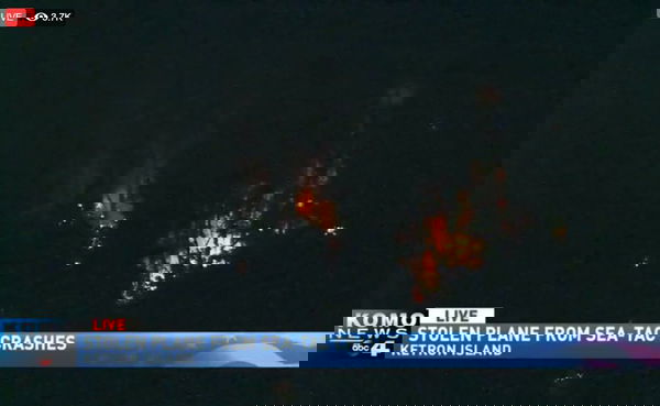 Usa, ruba un aereo dell’Alaska Airlines e si schianta vicino Seattle