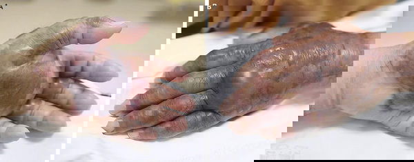 Mano amputata per infezione da sushi, cosa c’è da sapere per evitare allarmismi