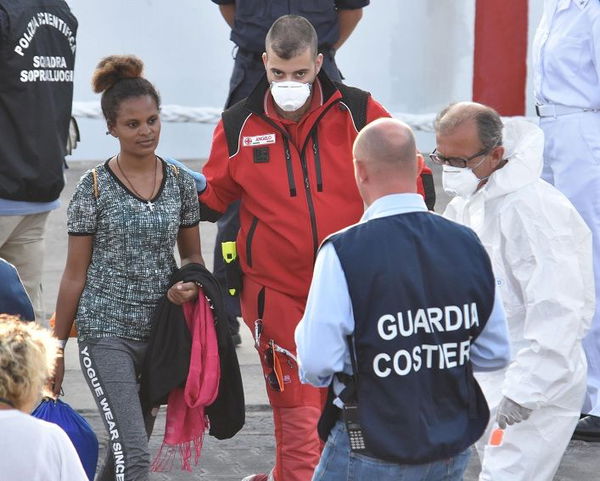 Rocca di Papa, la protesta contro l’arrivo dei 100 migranti: «Sindaco, sei su Marte?»