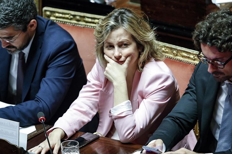 Morbillo, la ministra Grillo: «Non si può illudere la gente che non morirà nessuno»