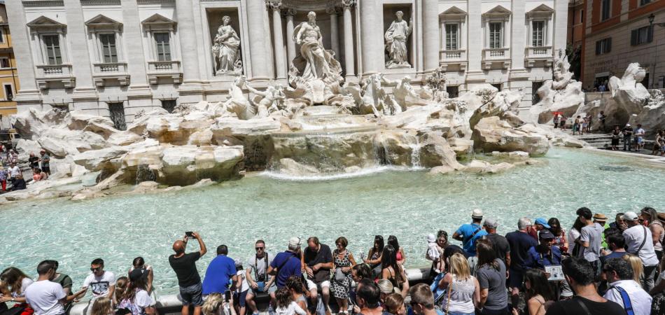 selfie fontana di trevi