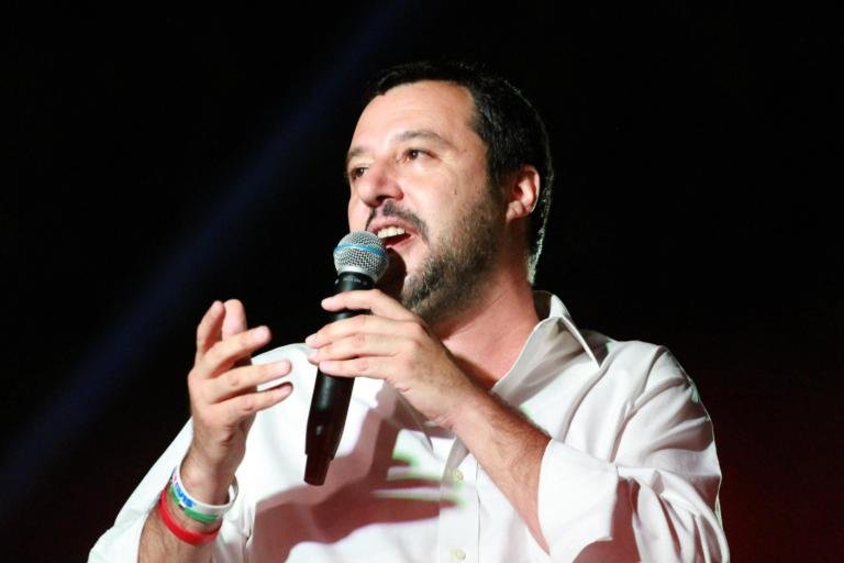 Salvini commenta la Moschea di Bologna: «Robe da matti»
