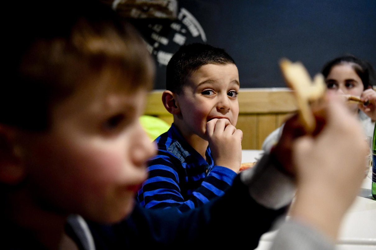 Questo ristorante vieta l’ingresso ai bambini per far mangiare gli adulti “in pace” article-post