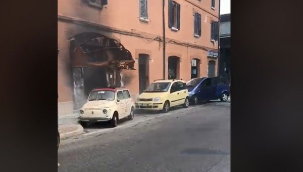 Esplosione a Bologna. La gomma infuocata contro il ristorante “Il Randagio”