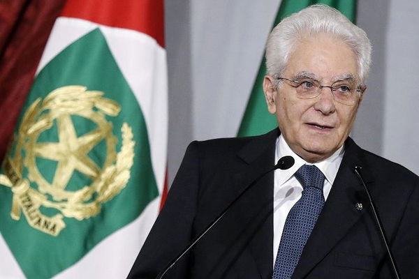 L’attacco a Mattarella (pro-impeachment) con 400 profili Twitter in pochi minuti