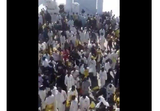 I migranti sulla Diciotti non hanno mai ballato Waka Waka | VIDEO
