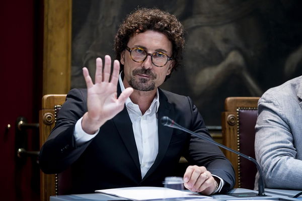 Toninelli accusa Aiscat per le «pressioni», ma i documenti risalgono a gennaio e marzo