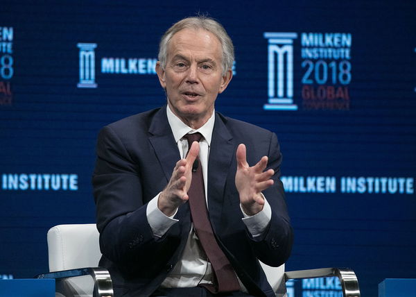 La maggioranza sempre più spaccata sulla Tap: entra in scena anche Tony Blair