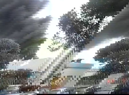 In fiamme lo stabilimento della Coca-Cola a Marcianise | VIDEO article-post