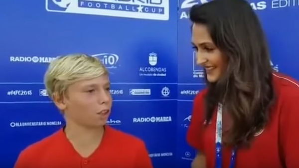 Perché il figlio di Totti parla un inglese perfetto | VIDEO