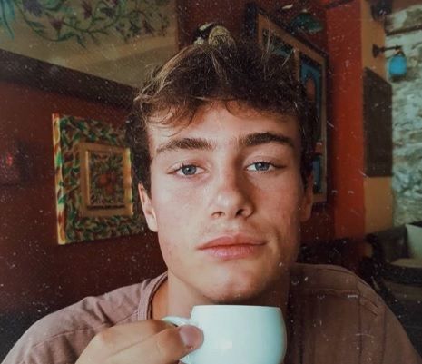 Buon sangue non mente: Edoardo Angela, figlio di Alberto, è la nuova star del web article-post